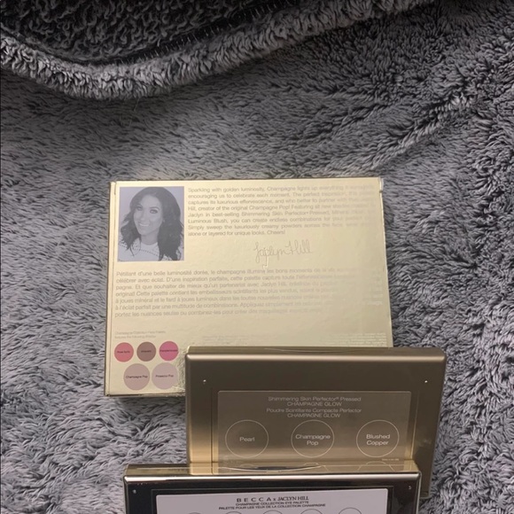 Becca x Jaclyn Hill - Picture 11 of 12